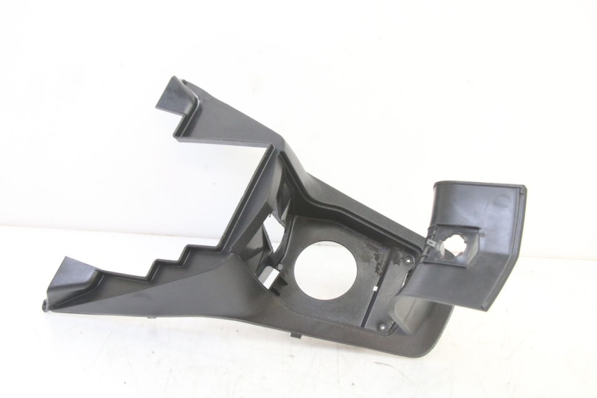 photo de UNDERSEAT PANEL PEUGEOT SATELIS 125 (2013 - 2018) - Zoom on usage condition