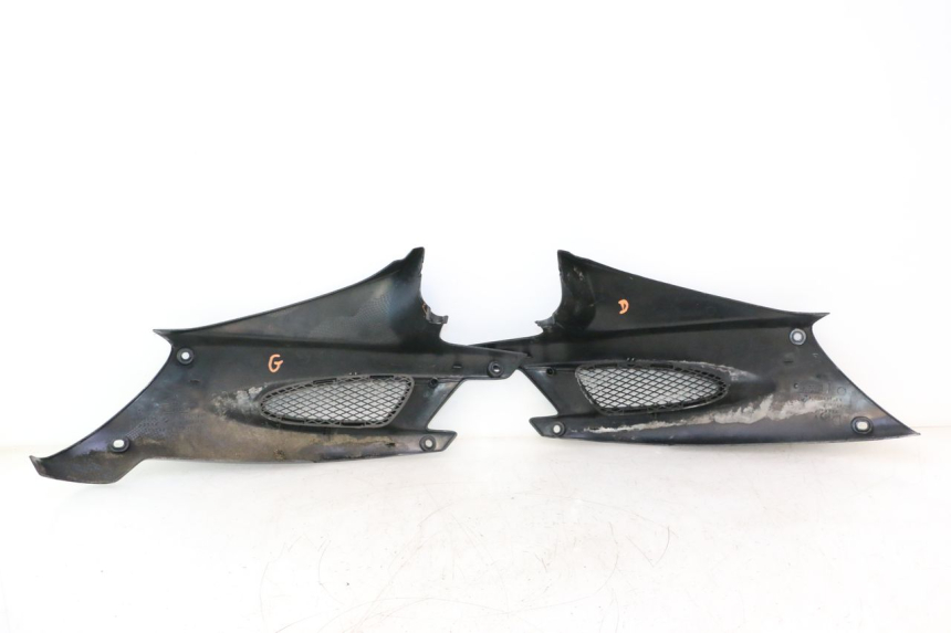 photo de UNDERSEAT COVER PEUGEOT SPEEDFIGHT LC 50 (1996 - 2002) - Zoom on usage condition