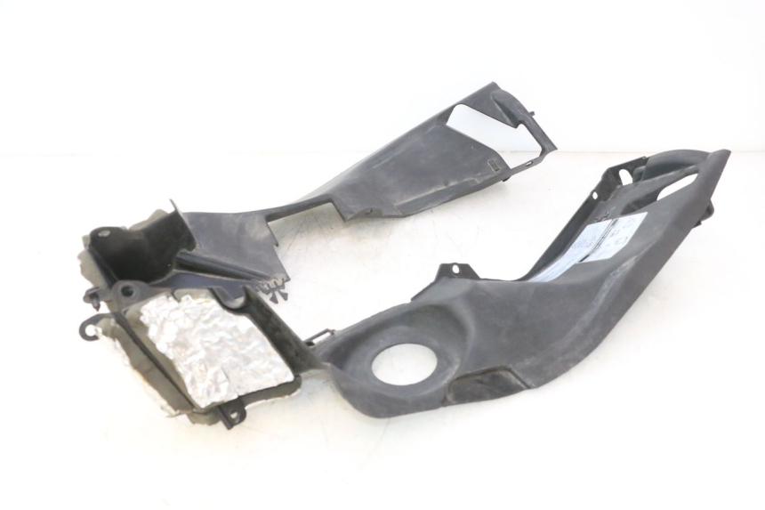 photo de UNDERSEAT PANEL CAN-AM SPYDER RS 1000 (2008 - 2012) - Technical close-up