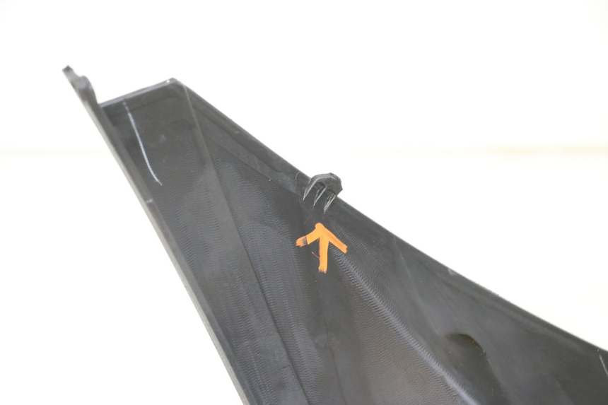 photo de UNDERSEAT PANEL APRILIA SR 2T 50 (2018 - 2022) - Surface and material condition