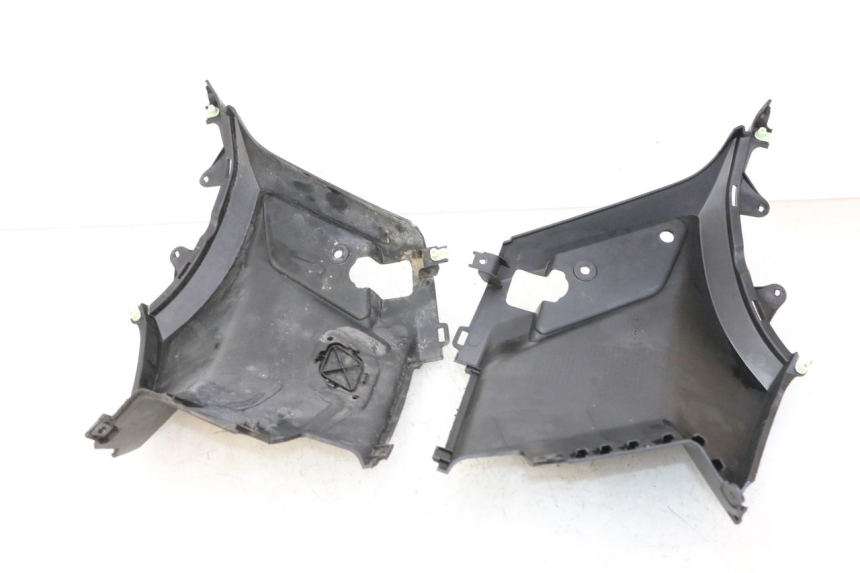 photo de UNDERSEAT PANEL PEUGEOT STREETZONE I NAKED 2T 50 (2018 - 2020) - Surface and material condition