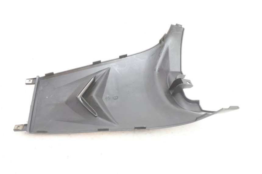 photo de UNDERSEAT PANEL KYMCO SUPER 8 2T 50 (2007 - 2013) - Fixing points details