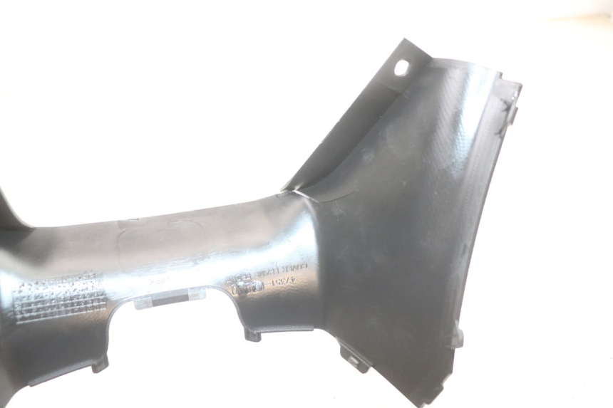 photo de UNDERSEAT PANEL SUZUKI BURGMAN 125 (2018 - 2021) - Surface and material condition