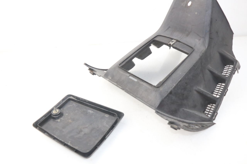 photo de UNDERSEAT PANEL PEUGEOT SX 80 (1986 - 1995) - Component detail