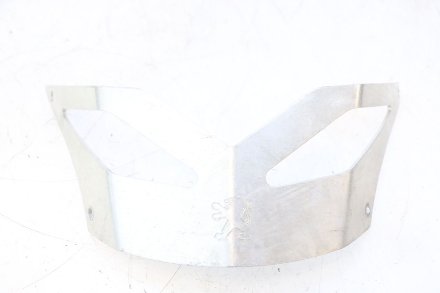 photo de UNDERSEAT PANEL PEUGEOT TREKKER 50 (1995 - 2004) - Focus on structure
