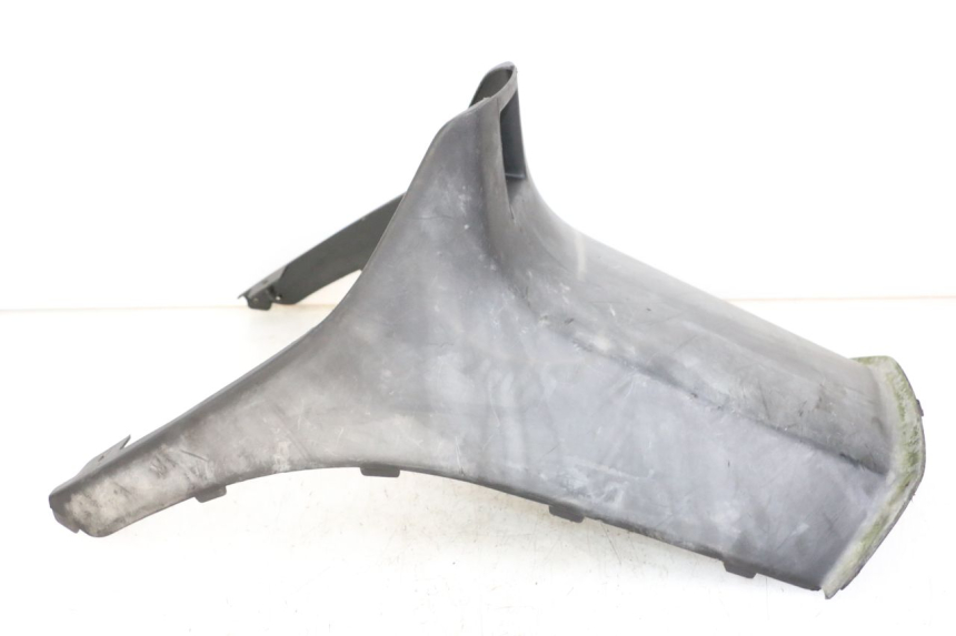 photo de UNDERSEAT PANEL PIAGGIO TYPHOON 50 (2000 - 2009) - Fixing points details