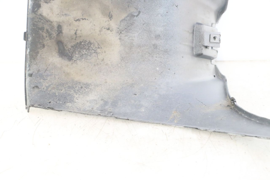 photo de UNDERSEAT PANEL PIAGGIO TYPHOON 50 (1993 - 1999) - Distinctive features