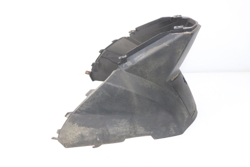 photo de UNDERSEAT COVER PEUGEOT VIVACITY NEW 4T 50 (2008 - 2017) - Zoom on usage condition