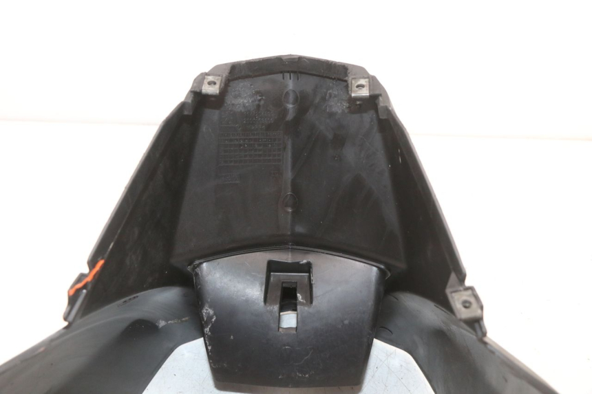 photo de UNDERSEAT COVER PEUGEOT VIVACITY NEW 4T 50 (2008 - 2017) - Surface and material condition