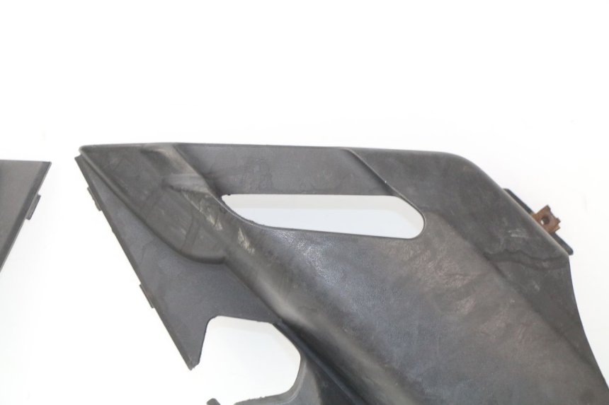 photo de UNDERSEAT COVER YAMAHA XMAX X-MAX 125 (2006 - 2009) - Alternative perspective