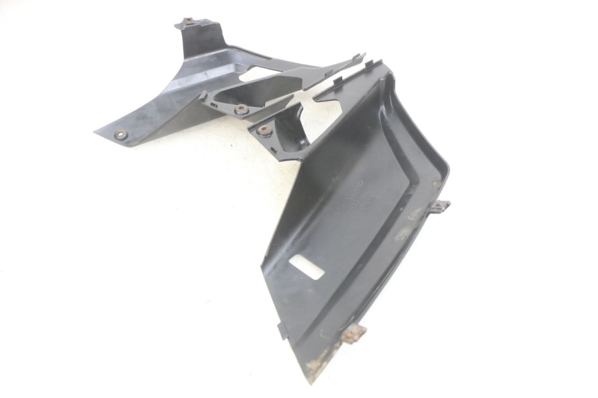 photo de UNDERSEAT COVER YAMAHA XMAX X-MAX 125 (2006 - 2009) - Zoom on usage condition