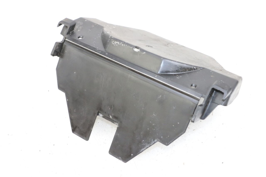 photo de UNDERSEAT PANEL YAMAHA XJ F 900 (1983 - 1994) - Zoom on usage condition