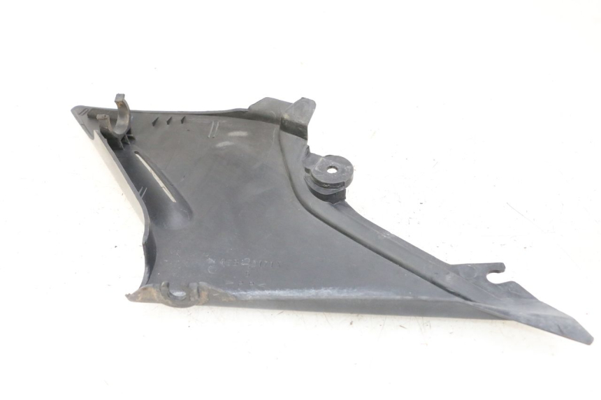 photo de UNDERSEAT PANEL YAMAHA XJN DIVERSION 600 (2000 - 2003) - Zoom on usage condition