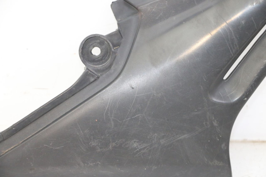 photo de UNDERSEAT PANEL YAMAHA XJN DIVERSION 600 (2000 - 2003) - Technical close-up