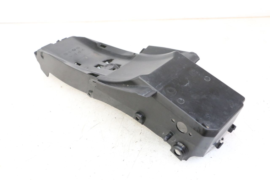 photo de UNDERSEAT PANEL YAMAHA TRACER 7 700 (2020 - 2024) - Fixing points details