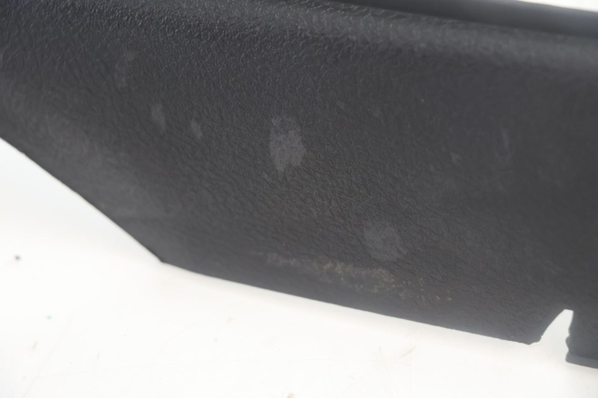 photo de UNDERSEAT PANEL YAMAHA YP MAJESTY 125 (2007 - 2010) - Alternative perspective