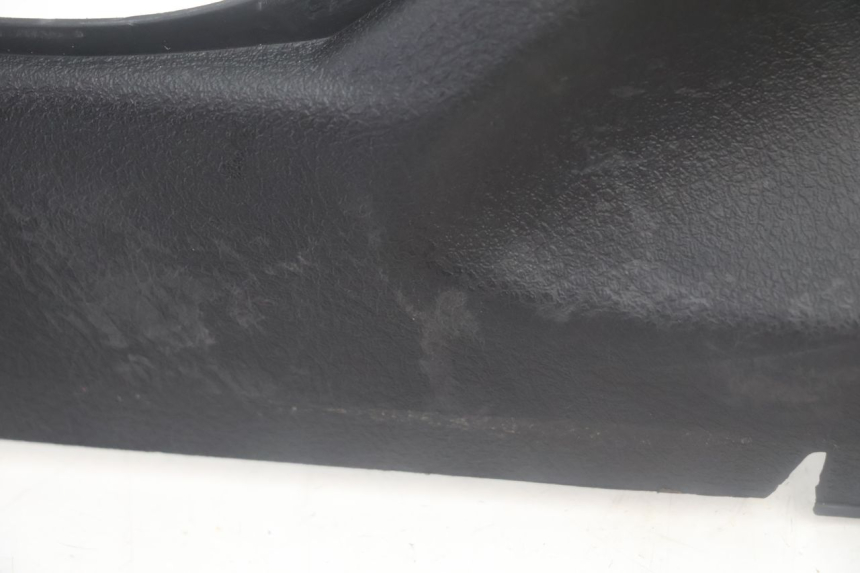 photo de UNDERSEAT PANEL YAMAHA YP MAJESTY 125 (2007 - 2010) - Technical close-up
