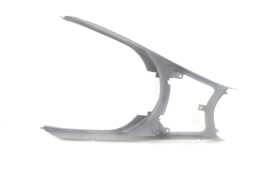 photo de UNDERSEAT PANEL YAMAHA YP MAJESTY 125 (2007 - 2010) - Surface and material condition