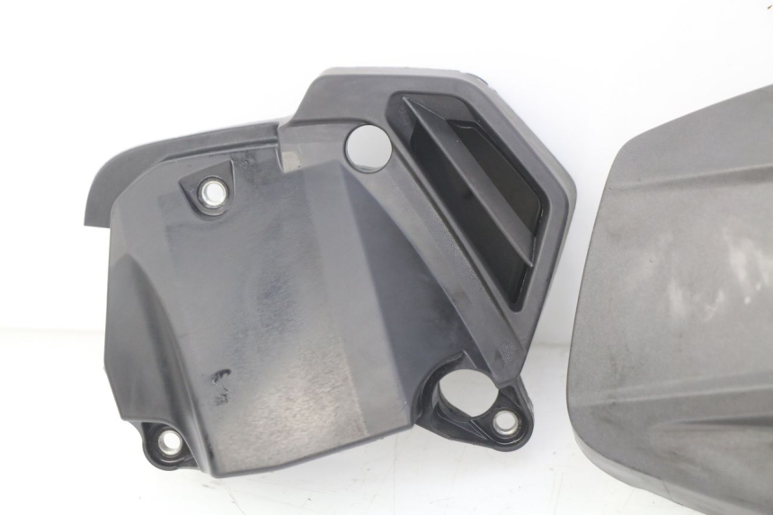 photo de TRANSMISSION COVER HONDA FORZA 125 (2015 - 2016) - Fixing points details