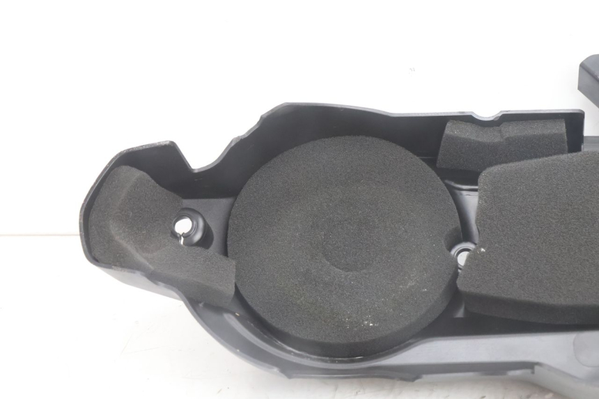 photo de TRANSMISSION COVER YAMAHA N-MAX NMAX 125 (2021 - 2024) - Surface and material condition