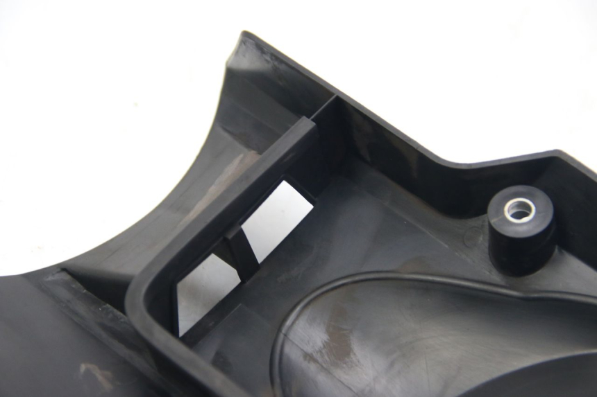 photo de TRANSMISSION COVER SUZUKI SIXTEEN 125 (2008 - 2010) - Alternative perspective