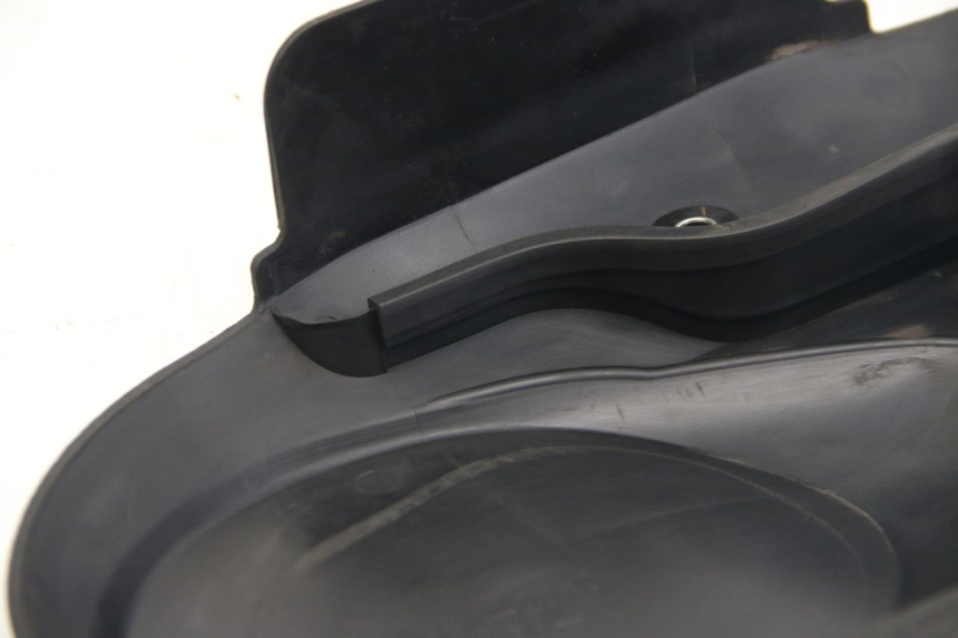 photo de TRANSMISSION COVER SUZUKI SIXTEEN 125 (2008 - 2010) - Fixing points details