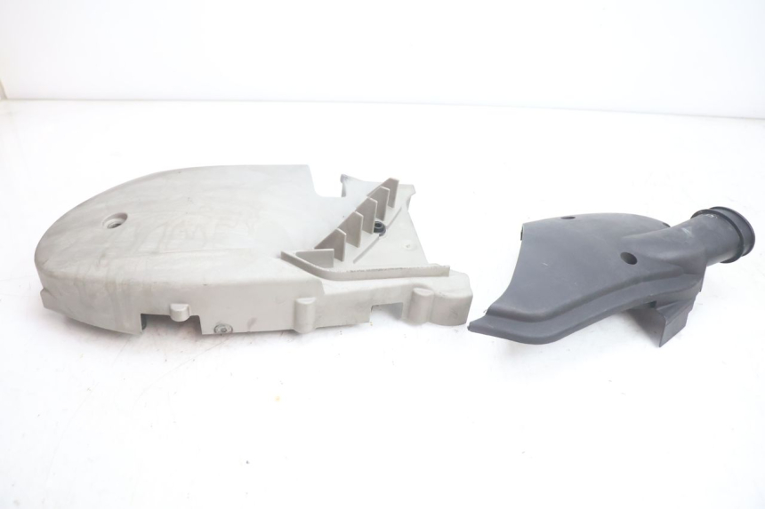 photo de TRANSMISSION COVER YAMAHA YP MAJESTY 125 (2002 - 2006) - Technical close-up
