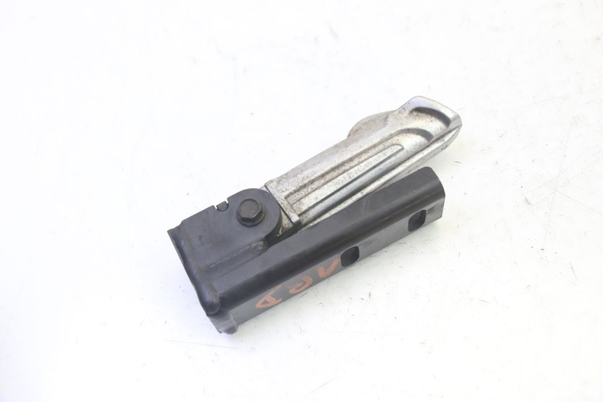 photo de REAR RIGHT FOOTREST QUADRO 4 4D 350 (2015 - 2018) - Alternative perspective