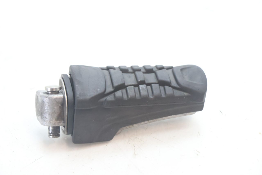 photo de REAR RIGHT FOOTREST BMW C SPORT 650 (2015 - 2021) - Zoom on usage condition