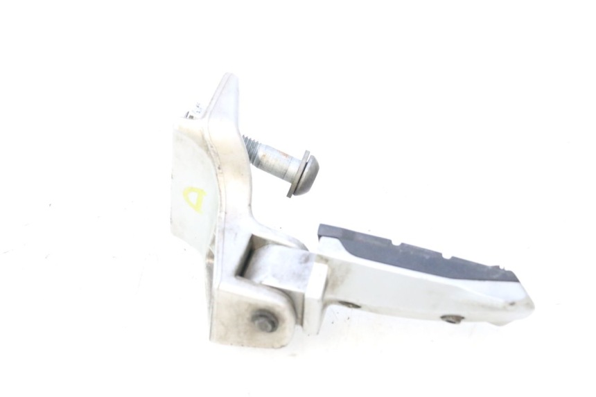 photo de REAR RIGHT FOOTREST BMW C1 125 (2000 - 2003) - Product overview