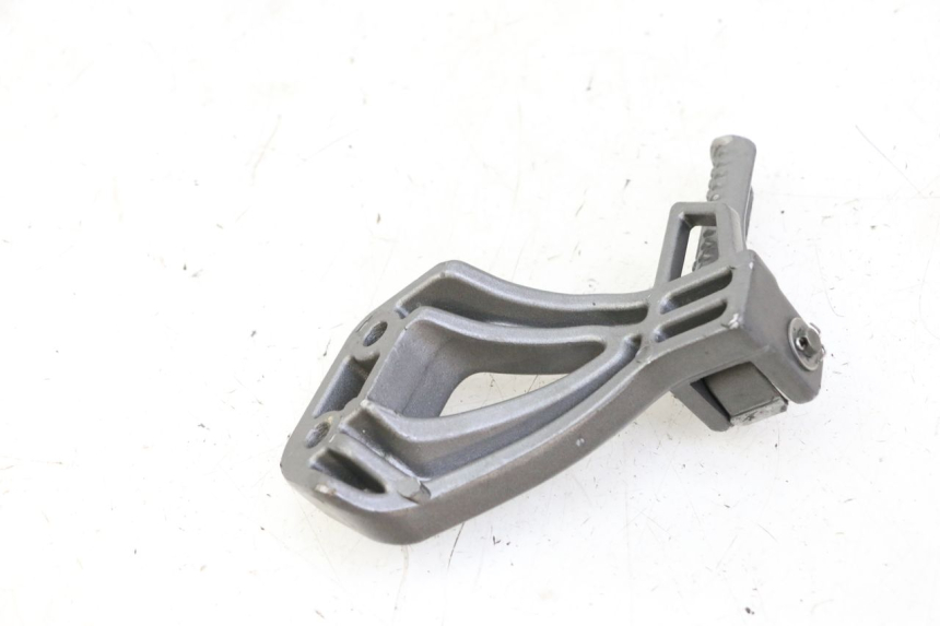 photo de REAR RIGHT FOOTREST ORCAL CAVARO 4T 50 (2019 - 2023) - Alternative perspective