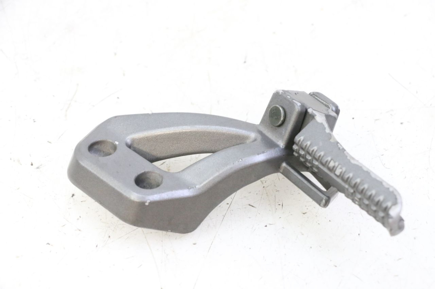 photo de REAR RIGHT FOOTREST ORCAL CAVARO 4T 50 (2019 - 2023) - Technical close-up