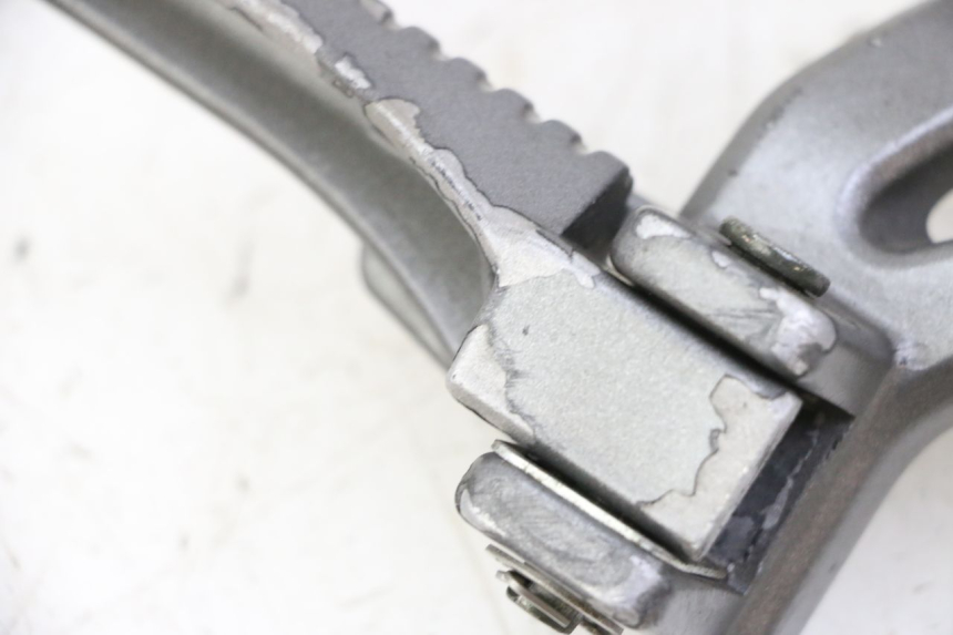 photo de REAR RIGHT FOOTREST ORCAL CAVARO 4T 50 (2019 - 2023) - Surface and material condition