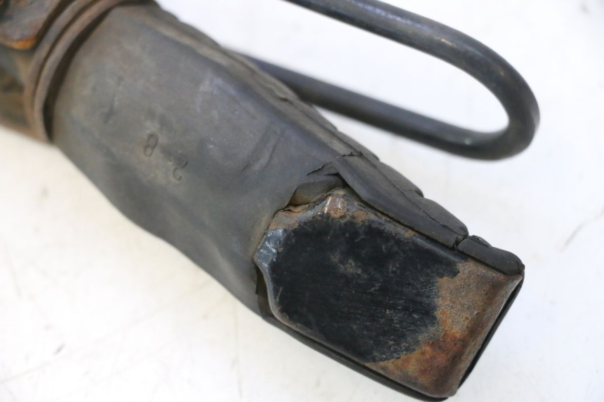 photo de REAR RIGHT FOOTREST HONDA CB TWO FIFTY 250 (1991 - 2002) - Product overview