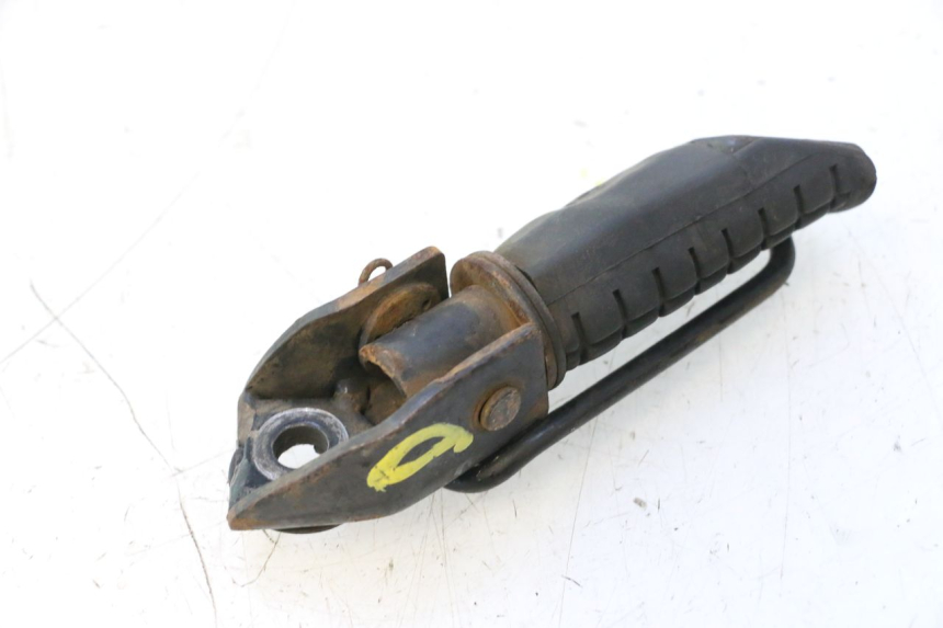photo de REAR RIGHT FOOTREST HONDA CB TWO FIFTY 250 (1991 - 2002) - Surface and material condition