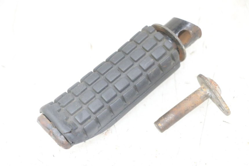 photo de REAR RIGHT FOOTREST HONDA CBF 500 (2004 - 2007) - Main view