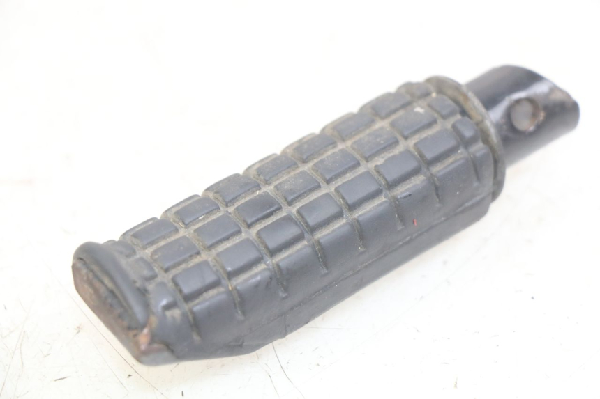 photo de RIGHT REAR FOOTREST HONDA CBR F SC25 1000 (1989 - 1992) - Alternative perspective
