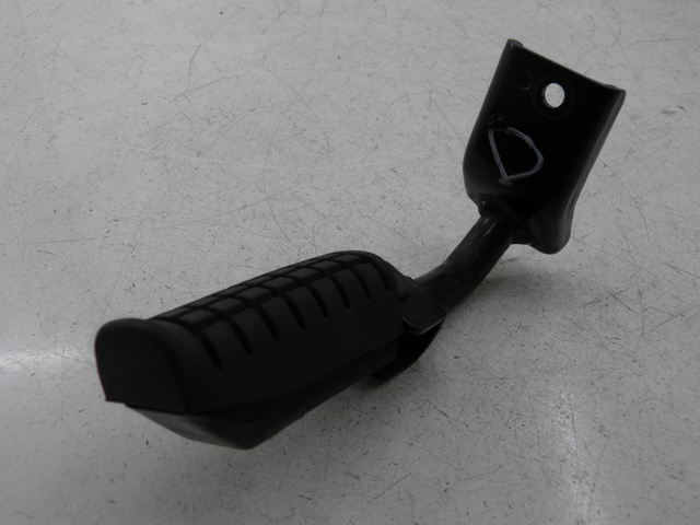 photo de REAR RIGHT FOOTREST DAELIM S2 FI 125 (2008 - 2012) - Alternative perspective