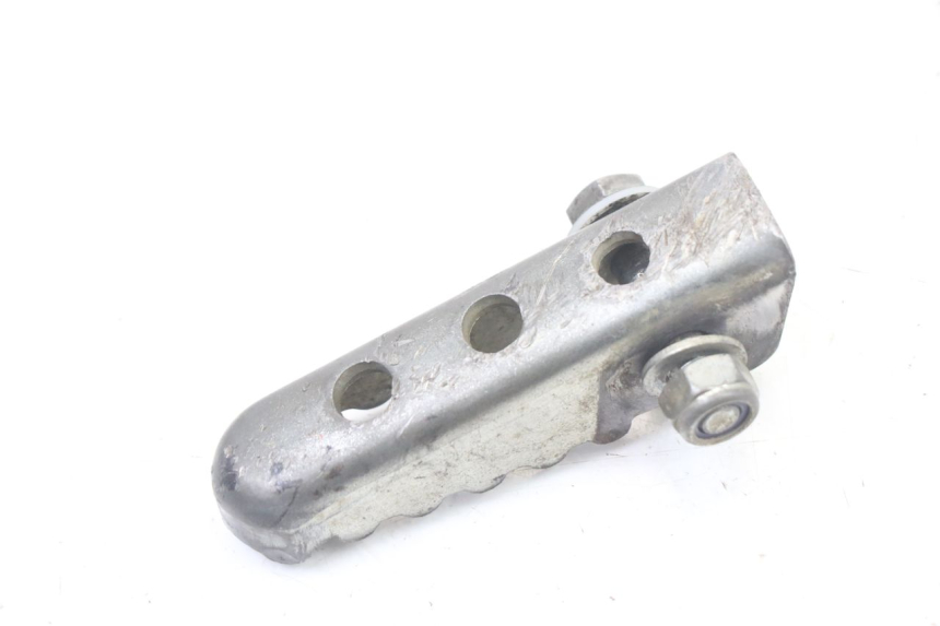 photo de REAR RIGHT FOOTREST DERBI SENDA SM DRD X-TREME 50 (2011 - 2017) - Zoom on usage condition