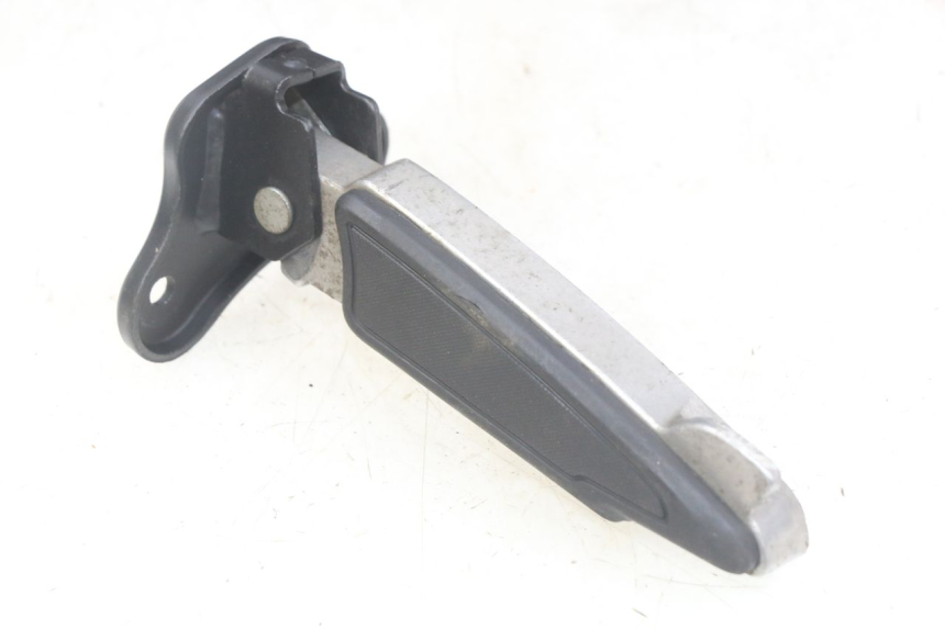 photo de RIGHT REAR FOOTREST PEUGEOT DJANGO 4T 50 (2014 - 2019) - Alternative perspective