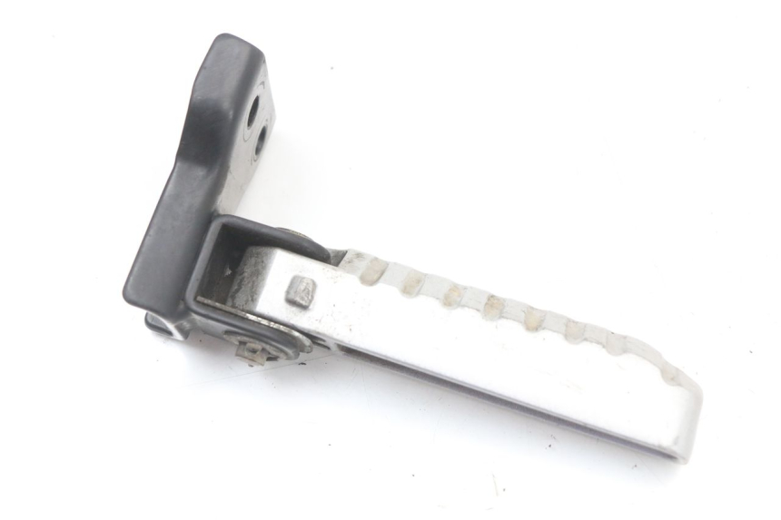 photo de REAR RIGHT FOOTREST LONGJIA EASY MAX 125 (2020 - 2024) - Alternative perspective