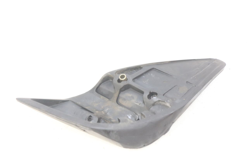 photo de RIGHT REAR FOOTPEG HONDA FES PANTHEON 2T 125 (1998 - 2002) - Zoom on usage condition