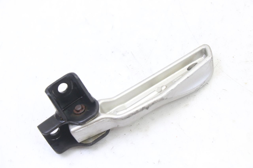 photo de REAR RIGHT FOOTREST SYM FIDDLE 3 III 125 (2014 - 2020) - Technical close-up