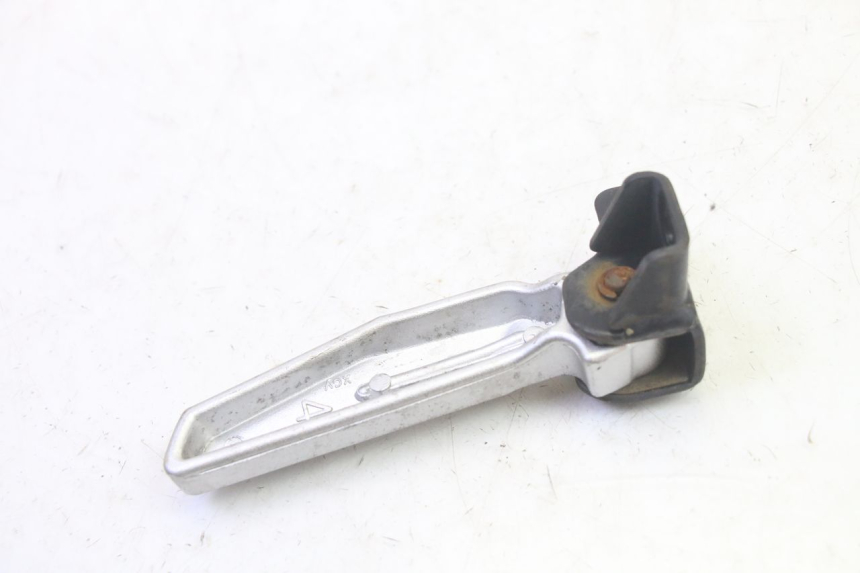 photo de REAR RIGHT FOOTREST SYM FIDDLE 3 III 125 (2014 - 2020) - Technical close-up
