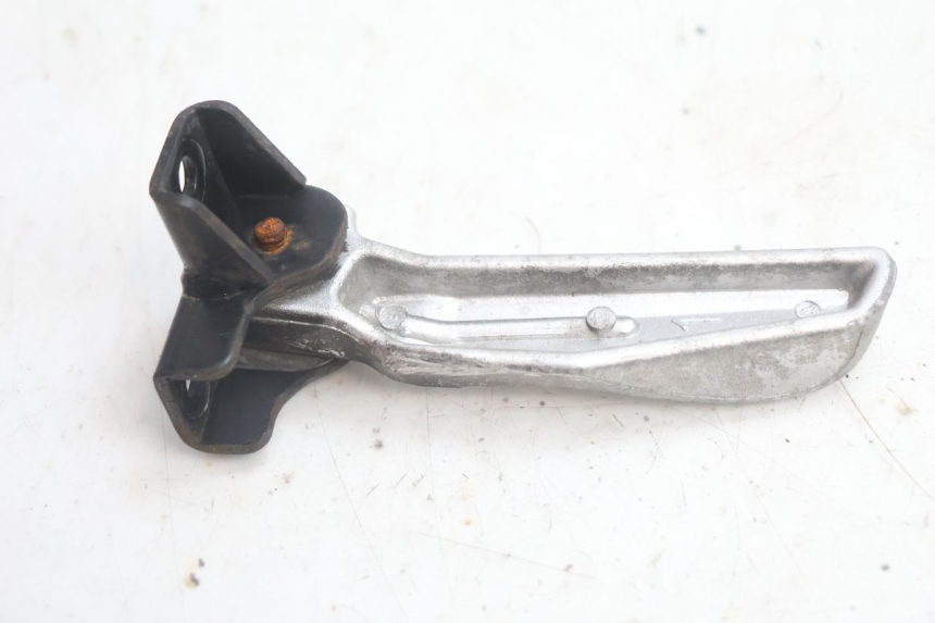 photo de REAR RIGHT FOOTREST SYM FIDDLE 3 III 50 (2014 - 2020) - Technical close-up