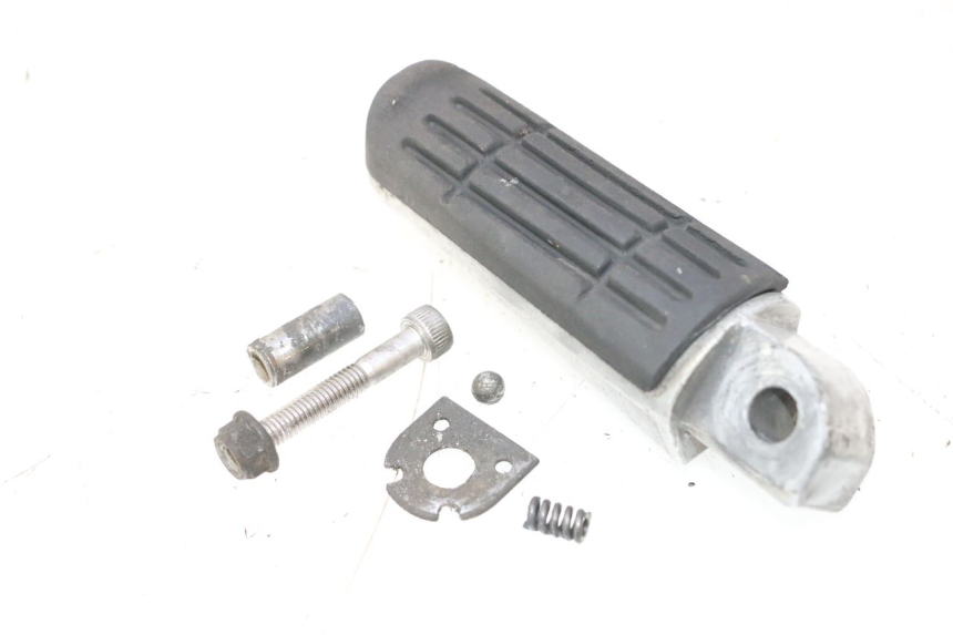 photo de REAR RIGHT FOOTREST YAMAHA FJR 1300 (2001 - 2005) - Product overview