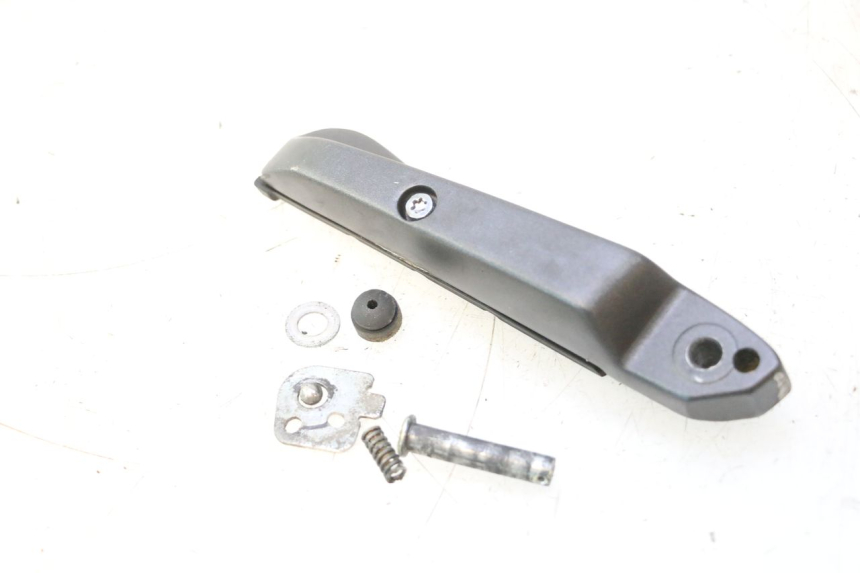 photo de REAR RIGHT FOOTREST HONDA FJS SILVER WING SILVERWING 400 (2005 - 2008) - Alternative perspective