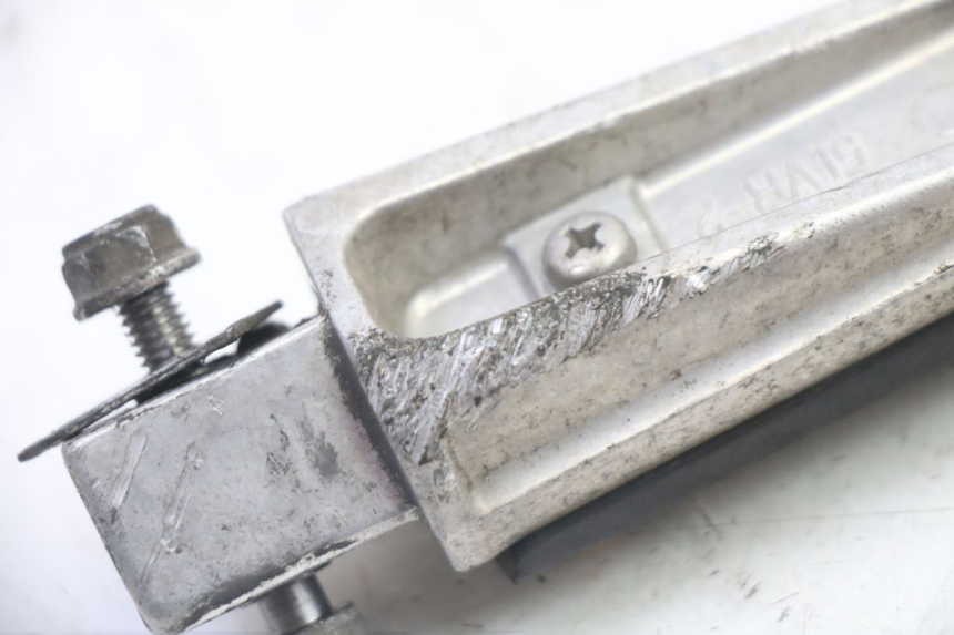 photo de REAR RIGHT FOOTREST YAMAHA FZ6 FAZER S2 600 (2007 - 2011) - Alternative perspective