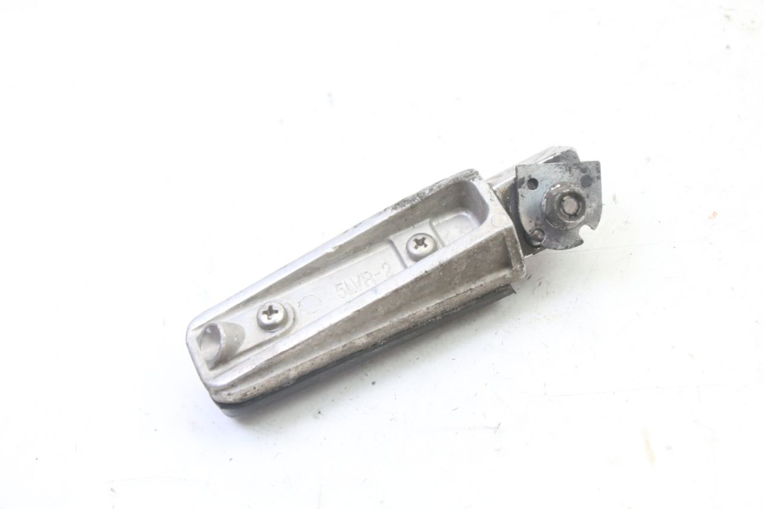 photo de REAR RIGHT FOOTREST YAMAHA FZ6 FAZER S2 600 (2007 - 2011) - Technical close-up
