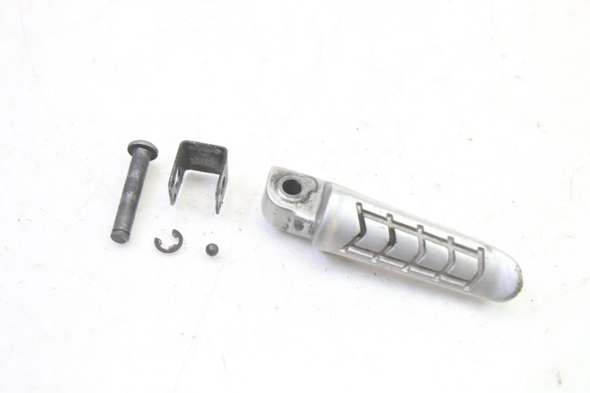 photo de REAR RIGHT FOOTREST BMW G310 R 310 (2016 - 2020) - Main view